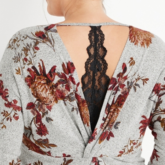 0X size New Maurices floral sweater twist back black lace - Picture 3 of 3